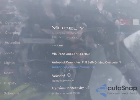2022 Tesla Model Y Long Range Dual Motor All-Wheel Drive z USA, uszkodzony, nr VIN 7SAYGDEE4NF447159